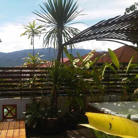 Junior House Hostel Chiang Mai Exterior photo