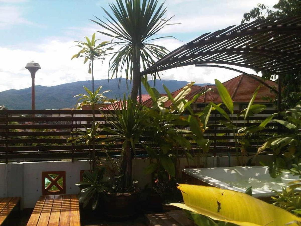 Junior House Hostel Chiang Mai Exterior photo
